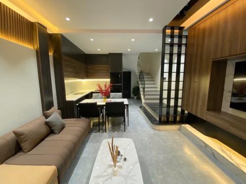 Nhà mặt tiền Lê Văn Việt, Hiệp Phú Q9 -  Ngõ xe rộng, đầu tư sinh lời, vị trí vàng